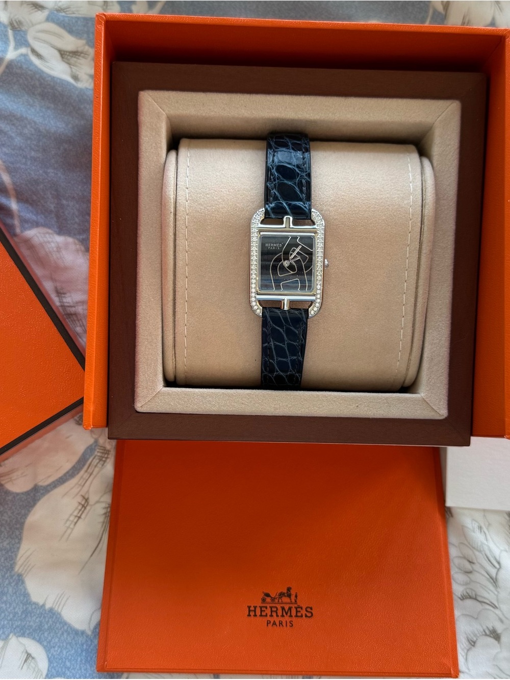 Hermes Diamond-Set Cape Cod Watch in Blue Alligator Strap - Picture 4 of 4